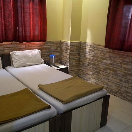 Hotel Zam Zam Palace 뭄바이 외부 사진