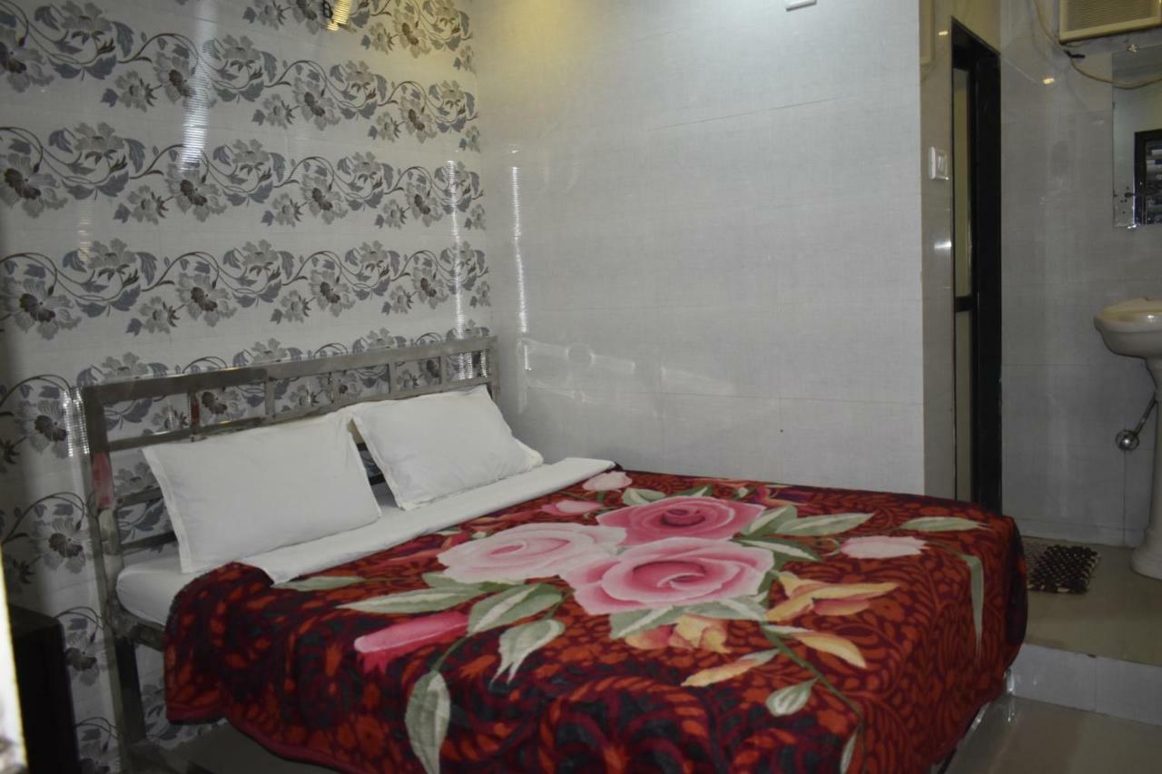 Hotel Zam Zam Palace 뭄바이 외부 사진